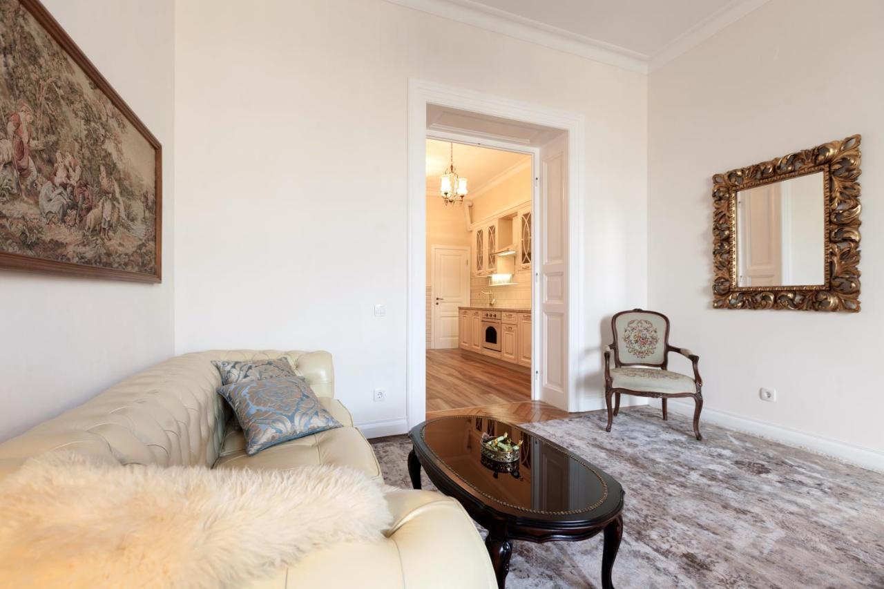 Apartment Luxovski